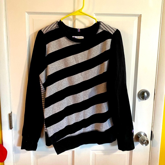 Medium stripped Champion crewneck - Picture 1 of 3
